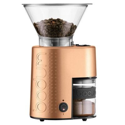 Dùng máy xay chuyên dụng (Burr Grinder)